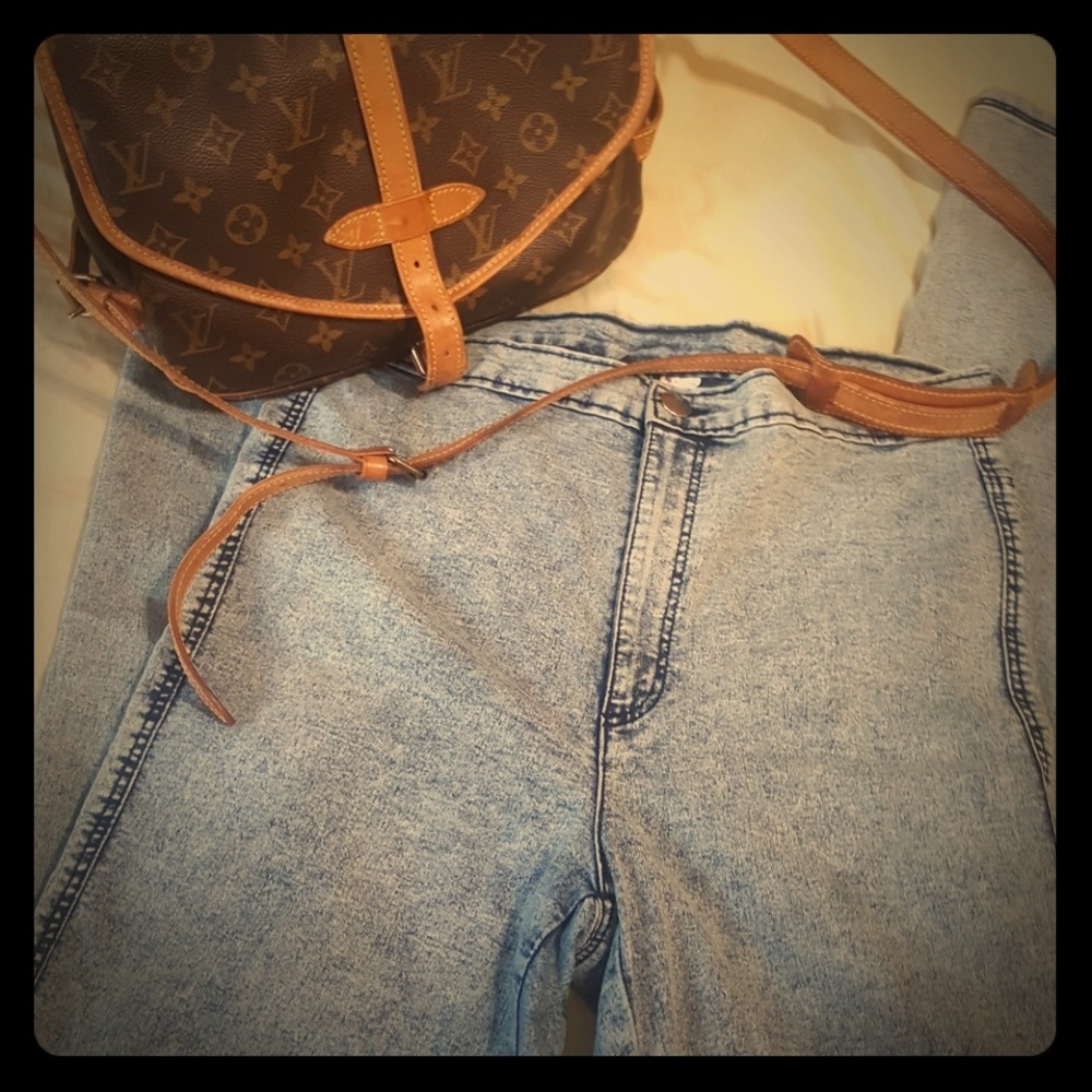 Unique wash jeans